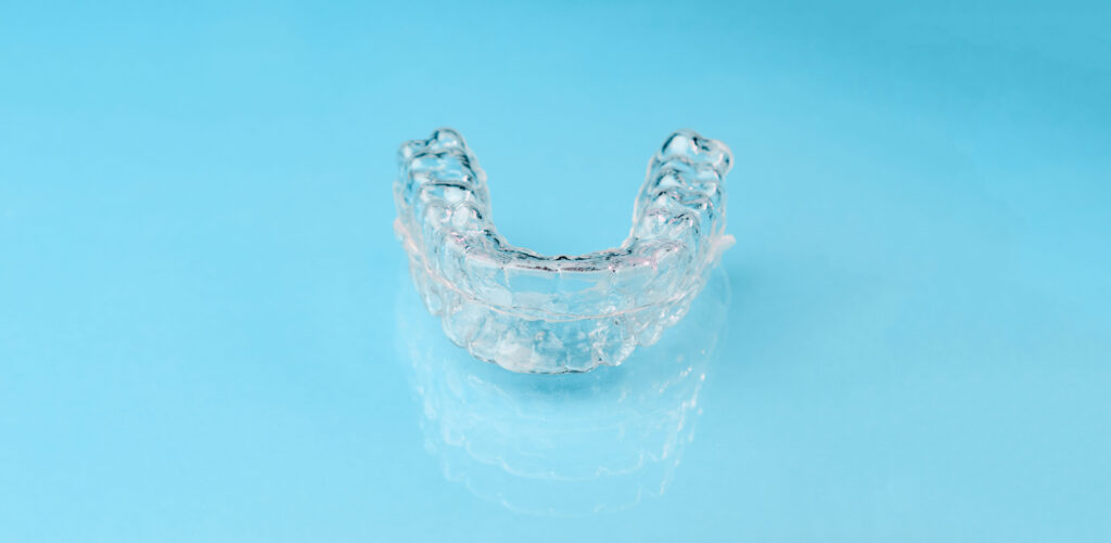 ORTODONCIA INVISIBLE UNA NOVEDOSA EXPERIENCIA PARA CORREGIR TU SONRISA